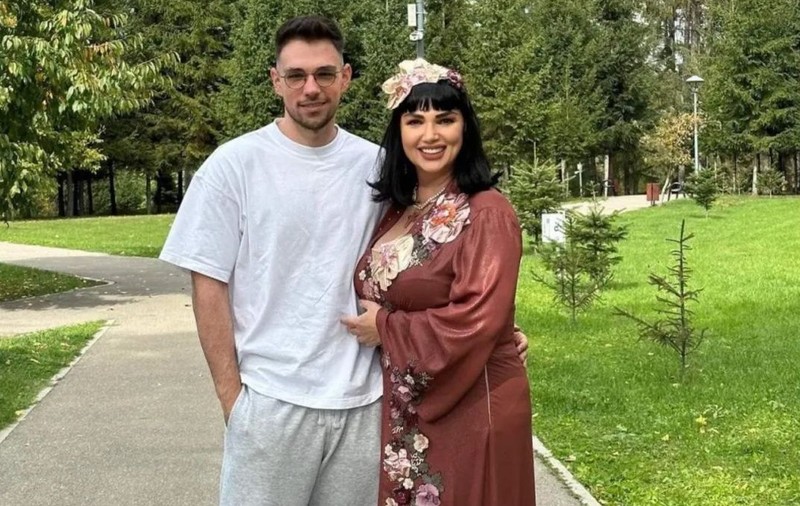 Andrew Barabancea și mama lui, Ozana Barabancea | sursa foto: Facebook