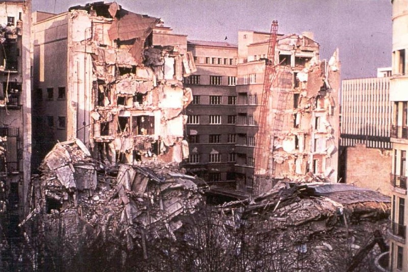 Blocul Nestor, imediat după cutremur. Foto: Flickr / Dragoș Toma