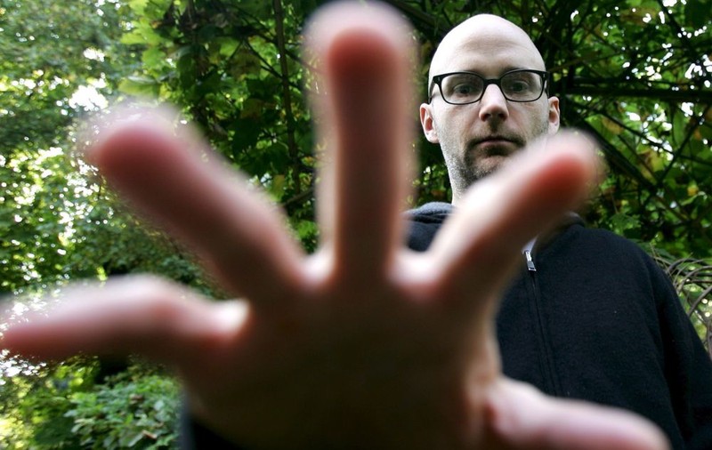 Moby revine în România