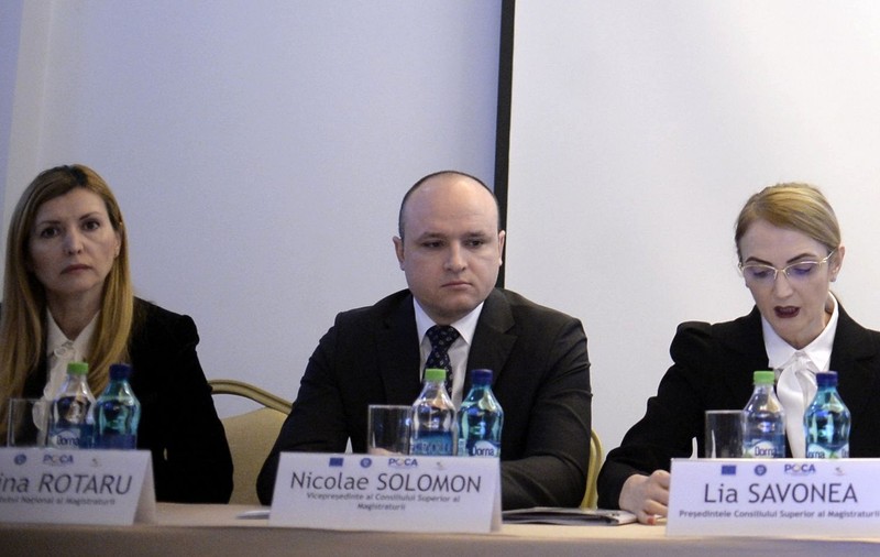 Ana Birchall i-a cerut explicații Liei Savonea. Îi reproșează lipsa de transparență la convocarea unei ședințe