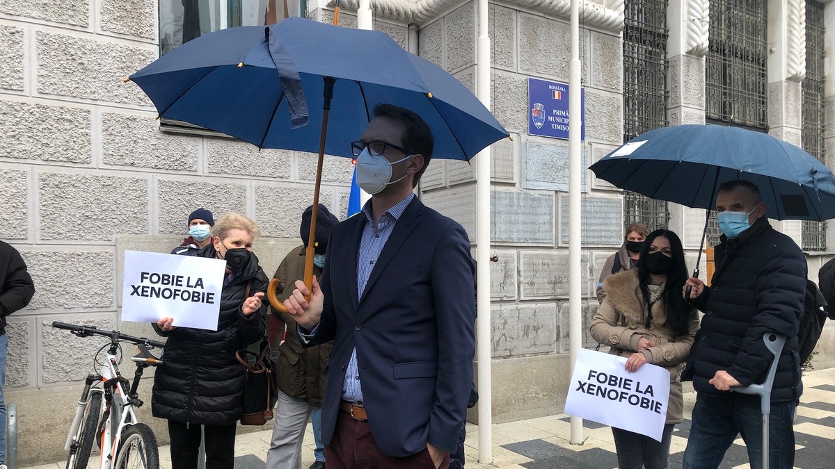 Primarul Dominic Fritz, printre protestatari (foto Raluca Diaconu/Libertatea)