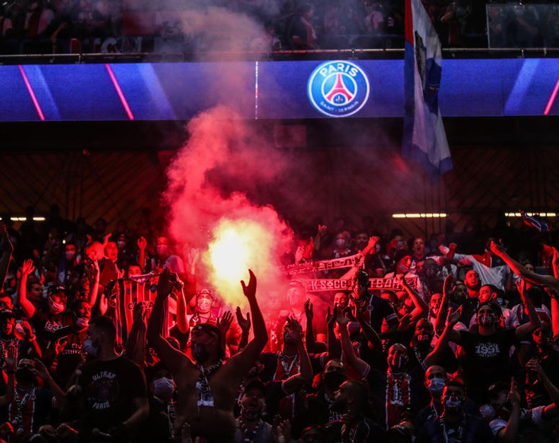 VIDEO | Violențe și mașini incendiate la Paris, după ce PSG a pierdut finala Champions League în fața lui Bayern. Cum s-a sărbătorit la Munchen