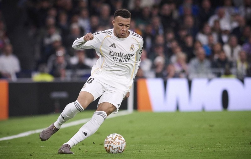 Medicii de la Real Madrid au examinat genunchiul sănătos al lui Kylian Mbappé, susține presa franceză