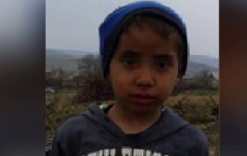 Un copil de 5 ani a dispărut de acasă. Băiatul este căutat de zeci de jandarmi și polițiști