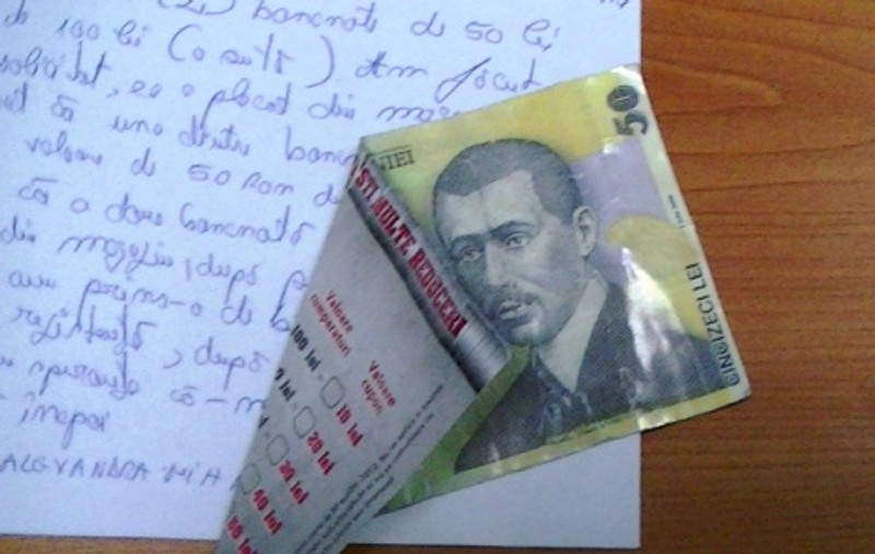 Aviz comercianţilor! Au apărut escroci ce vor să vă înşele cu bancnote de 50 de lei false!
