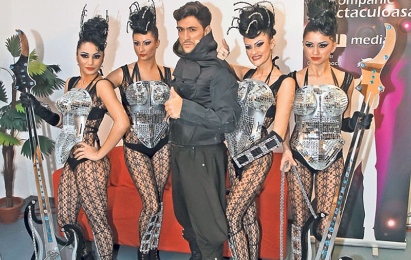 Au speriat Eurovisionul cu sutienele din tablă!