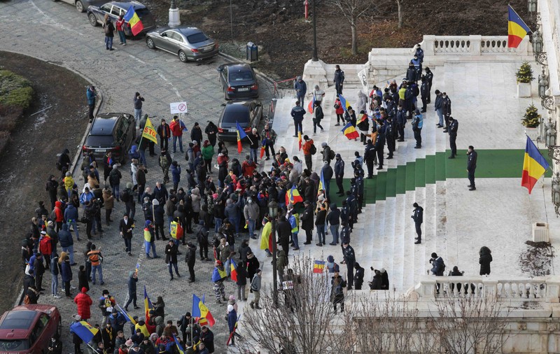Parchetul Militar verifică acțiunile jandarmilor în timpul protestului din curtea Parlamentului