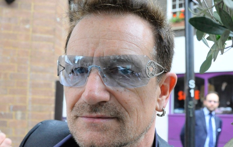 Bono deţine acţiuni la Facebook de peste 700 de milioane de dolari