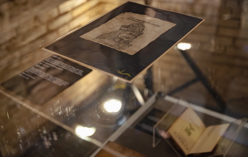 O expoziție care vă ajută să faceți diferența între naționalismul bățos și patriotismul temeinic