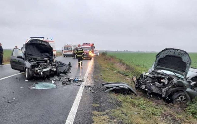 Un mort și doi răniți în urma unui accident grav pe DN 59, în Timiș. Drumul a fost complet blocat