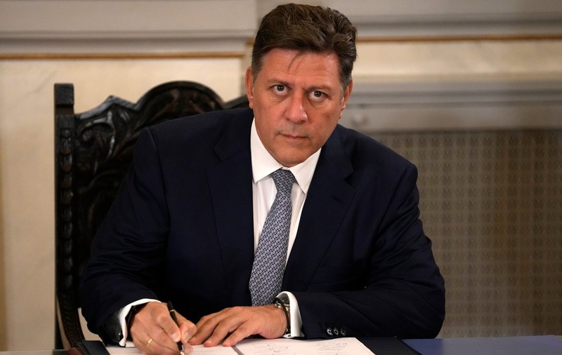 Ministru din Grecia, demisie la o săptămână după ce un bărbat a fost împins de pe rampa unui feribot, în portul Pireu, și a murit înecat