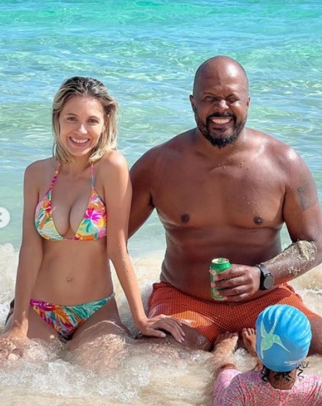 Cum arată Andreea Ibacka în costum de baie. Actrița, mamă a doi copii, a împlinit 37 de ani