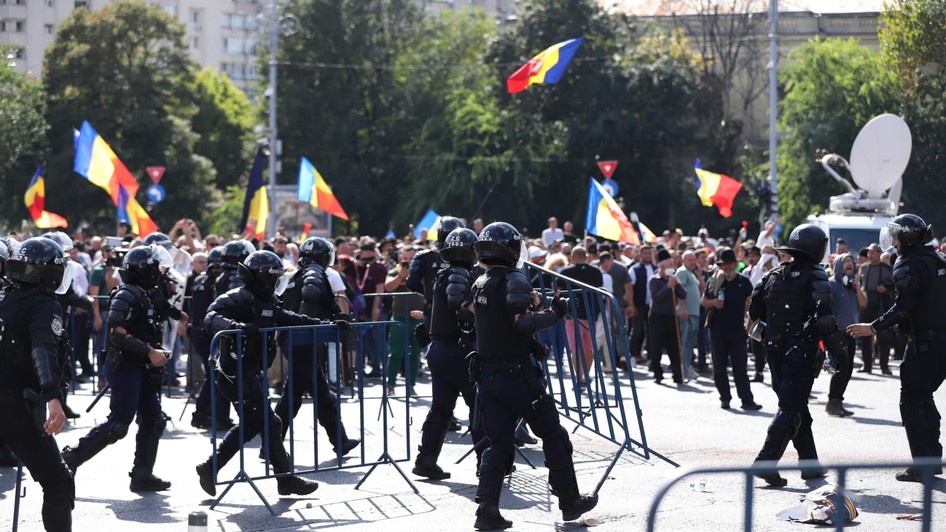 Violențele de la protestul fermierilor din Piața Victoriei au crescut în intensitate