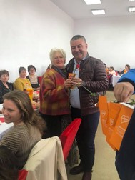 Primarul Ovidiu Gîngioveanu a sărbătorit ziua de 8 Martie alături de femeile din Valea Stanciului| Foto: Facebook