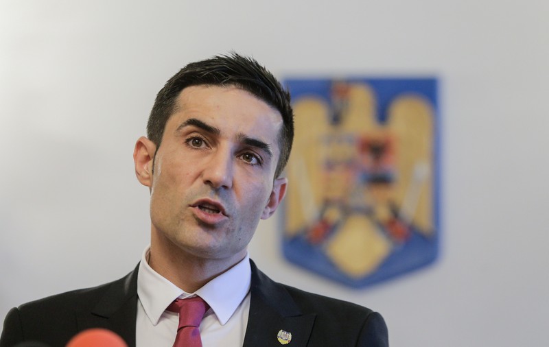 Peste 6 milioane de români, interceptaţi. Manda: "În 2012, aproape tot Guvernul a fost ascultat, plus 100 de parlamentari"