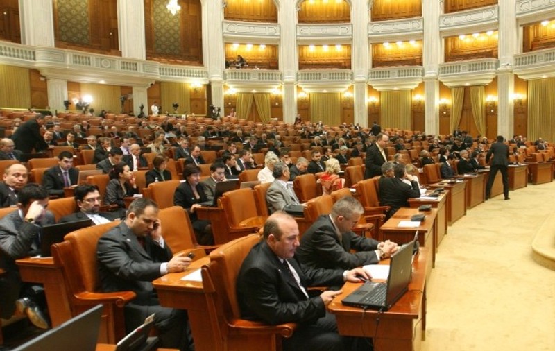Parlamentul a adoptat Legea uceniciei