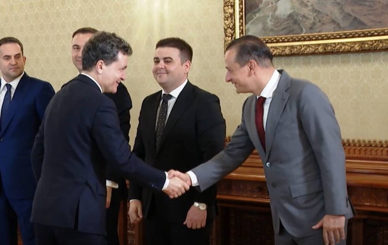 Gluma pe care a făcut-o Nicușor Dan când i-a strâns mâna lui Daniel Băluță la Palatul Cotroceni