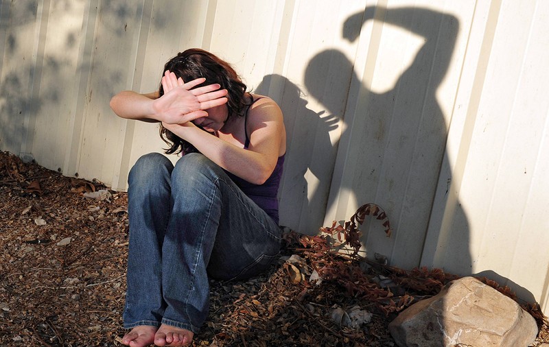 Pedeapsa primită de tatăl acuzat că și-a agresat sexual de 70 de ori fiica de 12 ani. Bărbatul spunea că îi verifică virginitatea