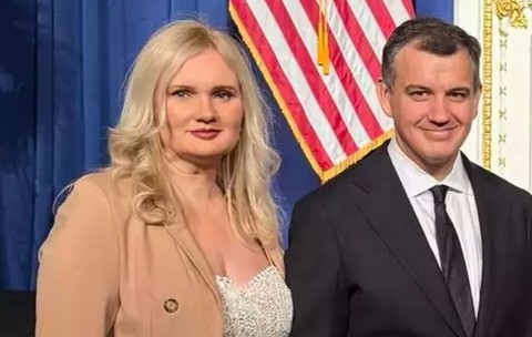 Imagini cu Diana Postică, soția lui Eugen Tomac. Cu ce se ocupă partenera premierului desemnat