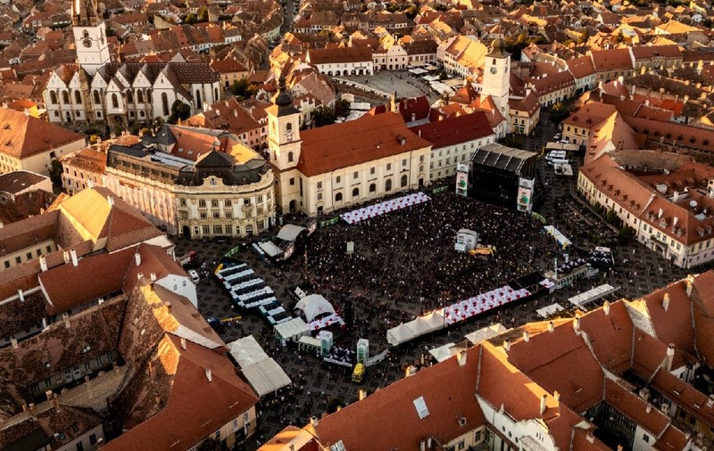 Spectatorii unui mare festival din România vor primi banii pe bilete înapoi și apoi vor intra gratis