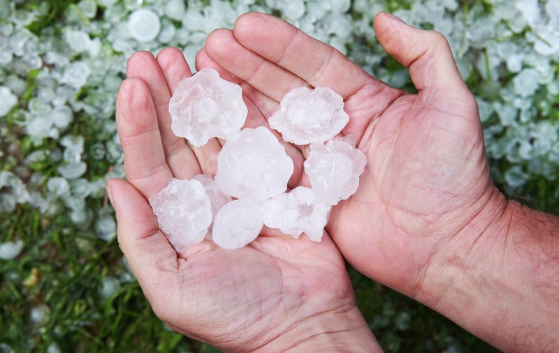 De ce grindina are dimensiuni tot mai mari. Explicațiile experților climatici