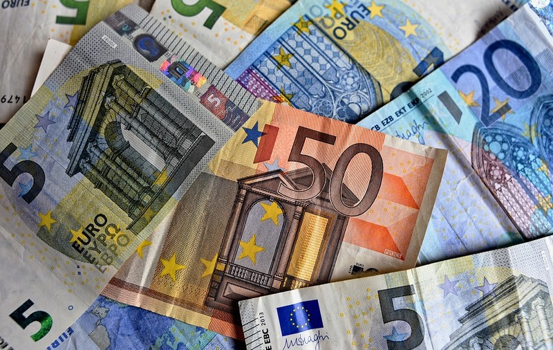 Curs valutar 8 ianuarie 2020 | Leul s-a depreciat în fața principalelor valute. Unde găsești cel mai bun curs valutar