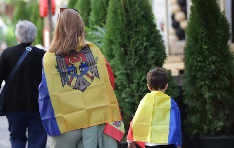 Mai ușor cu liberal-bugetarii pe scări!