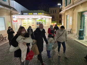 Mame ucrainene refugiate, împreună cu copiii lor