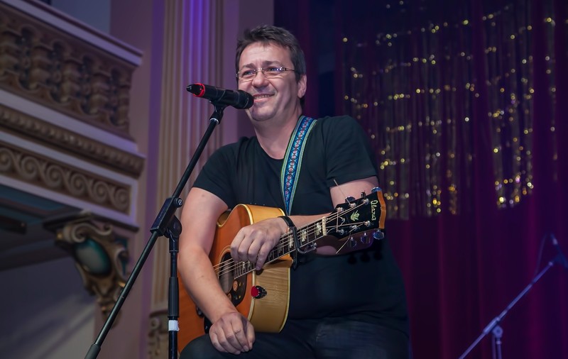 Ziua Păcălelilor în showbiz! Vedete care „și-au furat-o” de 1 aprilie: Florin Chilian - anunțat că va fi tată, Victor Slav - concediat!