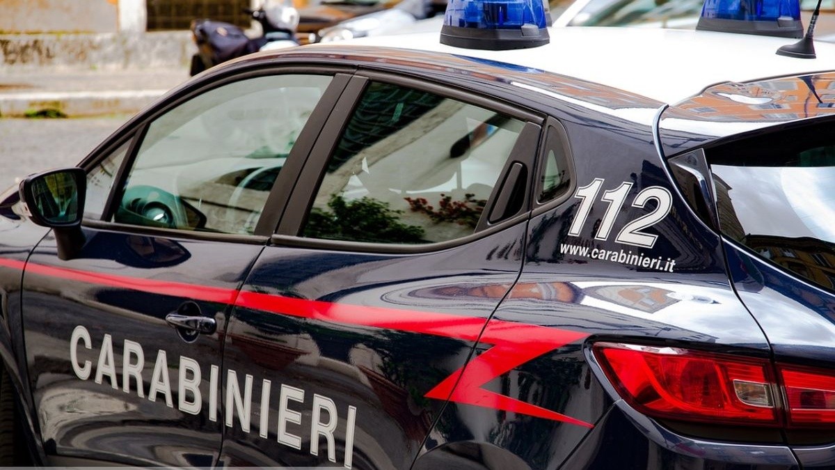Doi români, soţ şi soţie, din Veneţia, bătuţi şi mutilaţi în propria casă de persoane mascate. Bărbatului i-au tăiat urechea