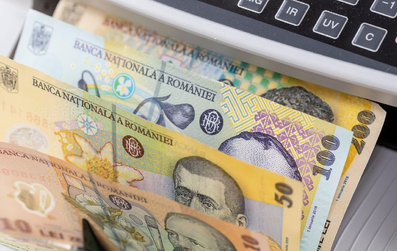 Deficitul de cont curent al României a crescut cu un miliard de euro în interval de un an. Cum îi afectează pe români