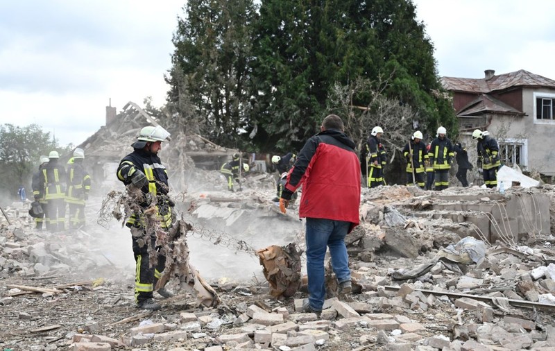 Peste 100.000 de piese fabricate în Occident au fost găsite în dronele și rachetele Rusiei, spune Zelenski
