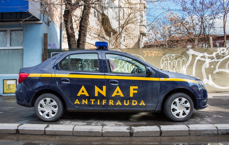 Un fost consilier ANAF, condamnat la 3 ani de închisoare cu suspendare pentru luare de mită