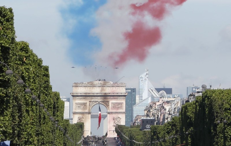 TOP 10 - Cele mai scumpe orașe din lume. Cât plătesc femeile pentru o tunsoare, la Paris