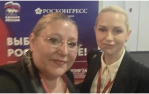 Diana Șoșoacă, pe scenă alături de fugara Marina Tauber, căutată internațional, la „Davosul rus”: „Nu putem lipsi”