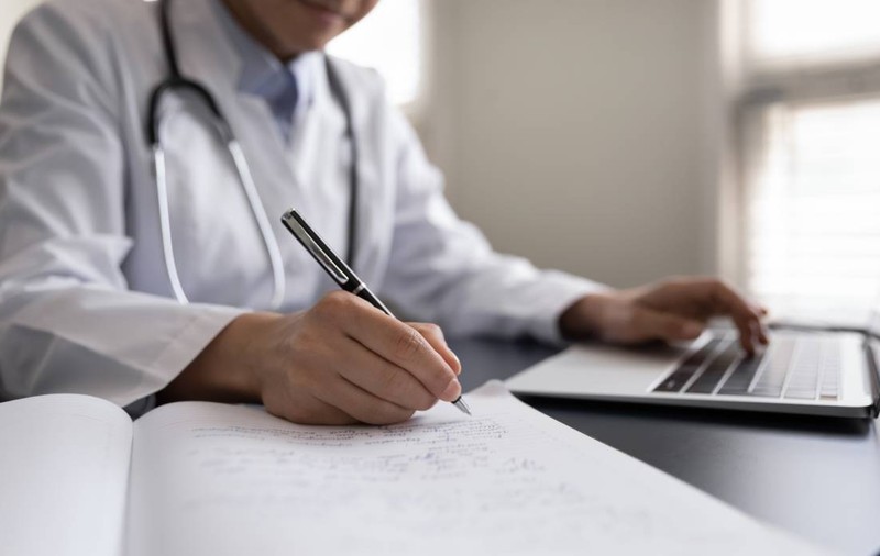 Zeci de mii de locuitori din Iași ar putea să rămână fără asigurare medicală. Cât vor trebui să plătească pentru serviciile medicale?