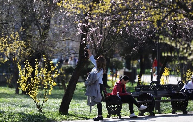 Temperaturile scad brusc în 24 de ore și încep ploile. Cum va fi vremea în minivacanța de 1 Mai
