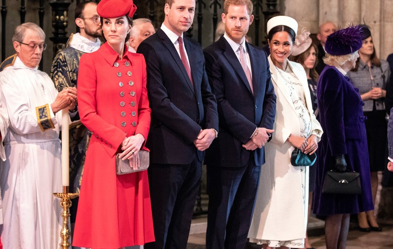 Harry și Meghan se vor separa în mod oficial de William și Kate. Regina a fost de acord