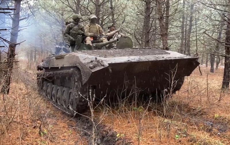 Trupele ruse îşi continuă ofensiva spre Kupiansk și înaintează, în timp ce strategia militară a devenit obiect de dispută între Ucraina și SUA