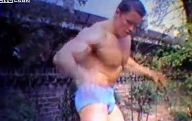 Arnold, modelul de MASCULINITATE, nu e prea DOTAT...