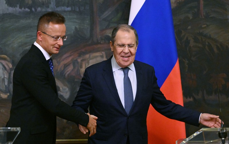 Servilismul lui Peter Szijjarto față de Rusia, expus în noi discuții cu Serghei Lavrov scurse în presă. Culisele vizitei lui Orban la Moscova ca „președinte al UE” și cum era încurajată Ungaria să „șantajeze direct”