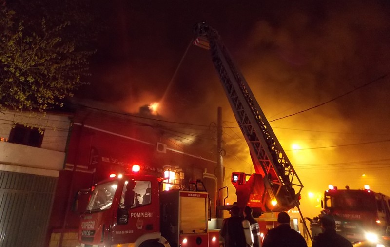 INCENDIU DEVASTATOR într-un restaurant din Constanța! Trei tinere AU ARS DE VII | FOTO & VIDEO