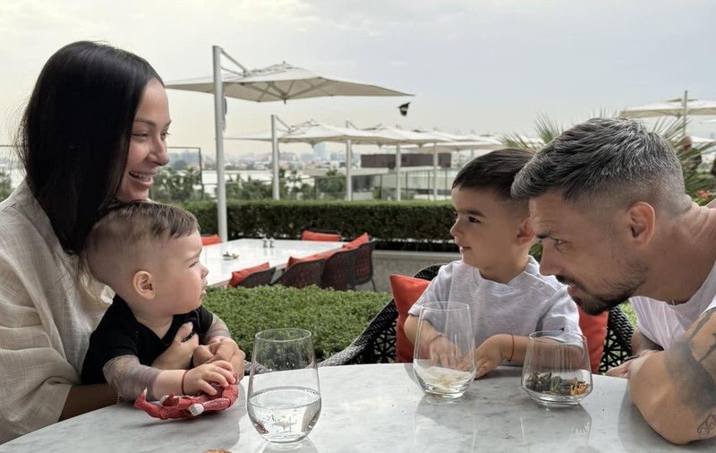 Vlăduța Lupău și Adi Rus, vacanță de vis alături de copii. S-au cazat într-un hotel pe apă. Cât au plătit pentru un sejur
