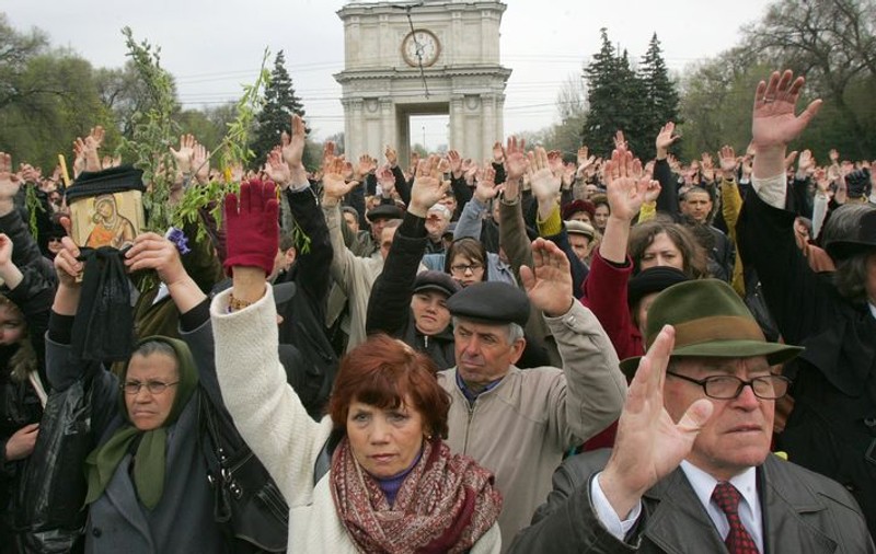 10.000 de persoane la mitingul opoziţiei de la Chişinău