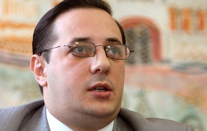 Un fost viceprimar al Bucureștiului și membru al Guvernului României face afaceri cu măști de protecție. Directorul general Unifarm: ”Ne-am înțepat un pic”