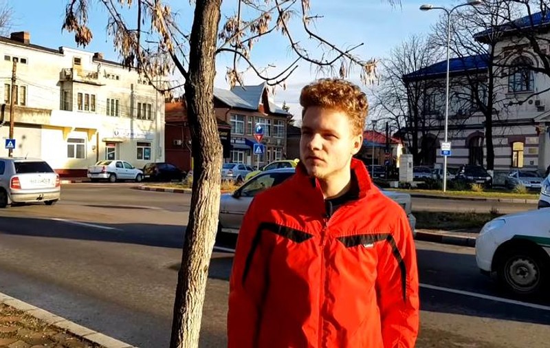 Victorie definitivă în instanță pentru elevul care a primit nota 2 la purtare pentru că și-a ironizat profesoara: nota va fi ștearsă și va primi daune morale