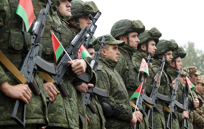 INTERVIU. Previziunile unui important politolog din Belarus: „În februarie-martie am putea avea ciocniri militare între Rusia și statele NATO”. Ce rol joacă Lukașenko