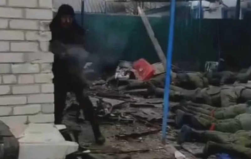 Un oficial ucrainean respinge acuzațiile Rusiei privind execuția unor prizonieri ruși, în Luhansk. „Să te aperi nu e crimă de război”