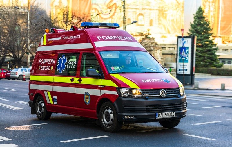 Trei fetițe din Orăștie au ajuns la spital după ce au fost spălate cu o soluție pentru deparazitarea oilor. Una dintre minore e în stare gravă