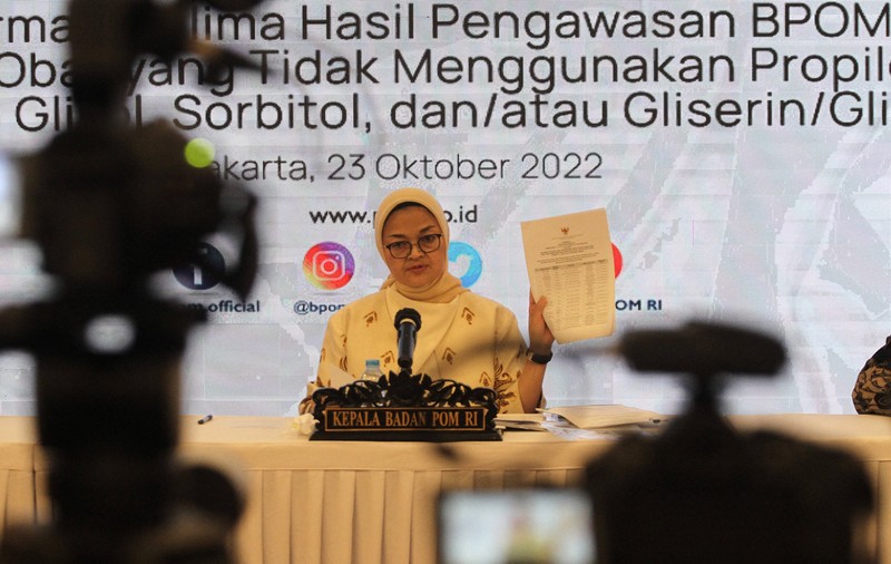 Mai multe familii din Indonezia dau guvernul în judecată, după ce rudele lor au murit din cauza unui sirop de tuse